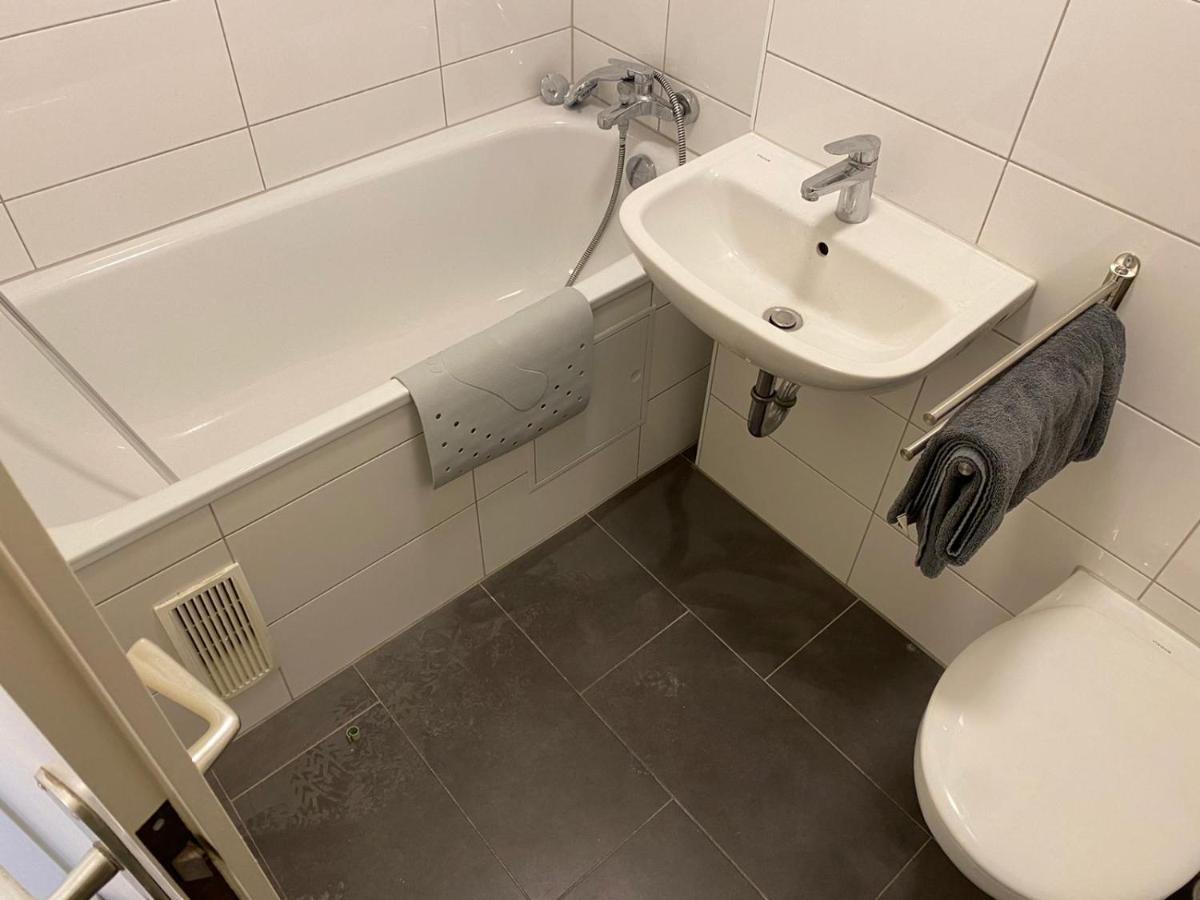 Interaktiv Appartements In Ratingen - Duesseldorferstrasse Bagian luar foto