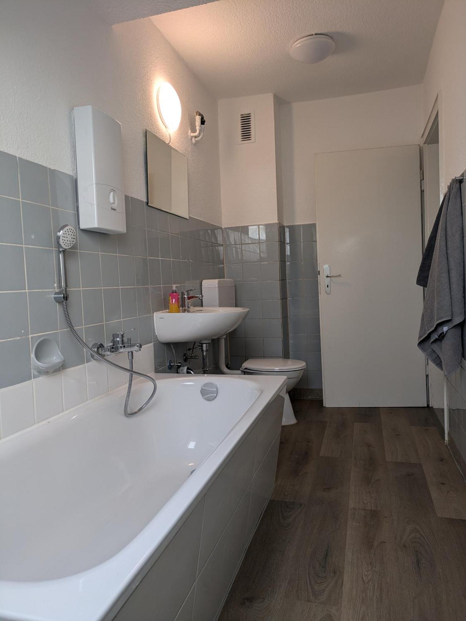 Interaktiv Appartements In Ratingen - Duesseldorferstrasse Bagian luar foto